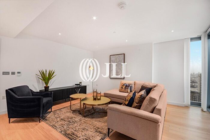 2 Bedroom Flat To Rent In Landmark Pinnacle, Marsh Wall, E14