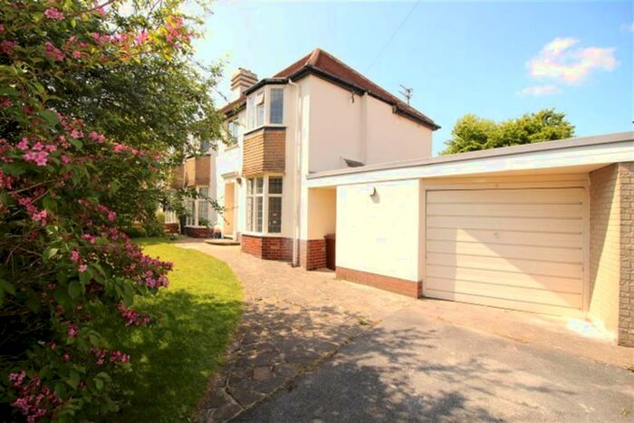 3 Bedroom Semi-Detached House To Rent In Woodhall Park Crescent West, LS28