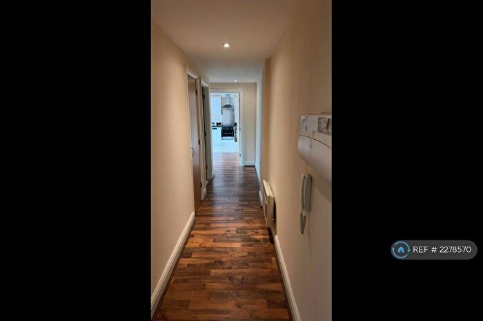 2 Bedroom Flat To Rent In Lambeth Court, Benfleet, SS7