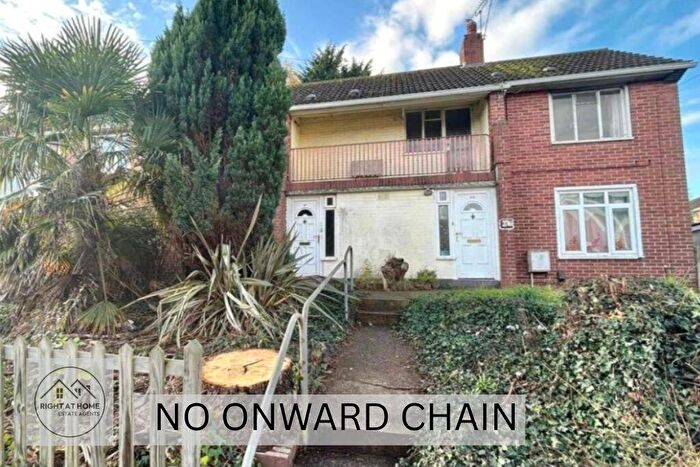 2 Bedroom Maisonette For Sale In Brookway, Exeter, EX1