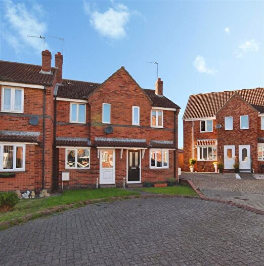 2 Bedroom End Of Terrace House For Sale In Old Farm Close, Ottringham, Hull, HU12