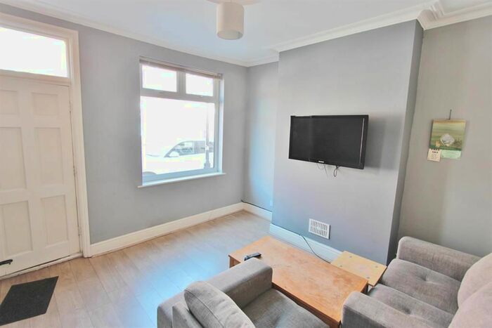 4 Bedroom Terraced House To Rent In Neill Road, Sheffield, S11