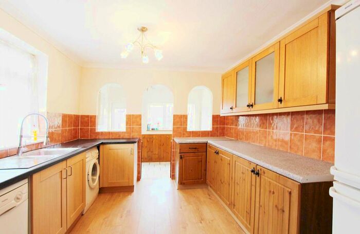 3 Bedroom End Of Terrace House To Rent In Cambridge Road, New Malden, KT3