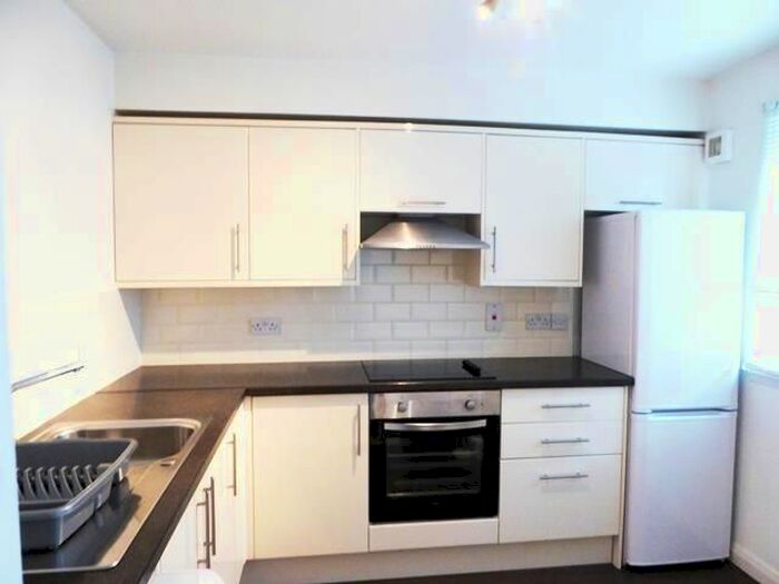 2 Bedroom Flat To Rent In Strawberry Bank Parade, Aberdeen, AB11