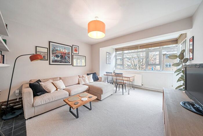 2 Bedroom Flat For Sale In Smithwood Close, London, SW19