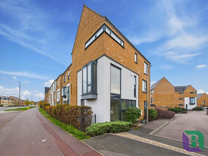 3 Bedroom End Terrace House For Sale In Loughborough Drive, Broughton Gate, MK10