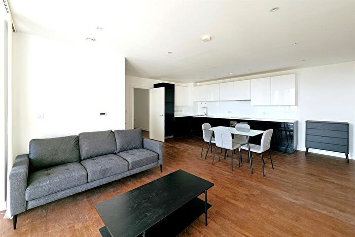 3 Bedroom Apartment To Rent In Discovery Tower, E16
