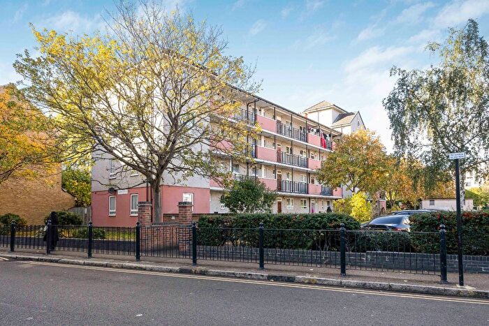 3 Bedroom Flat For Sale In Limborough House, Thomas Road, London, E14