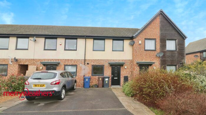 2 Bedroom Town House To Rent In May Close, Thurnscoe, Rotherham, S63