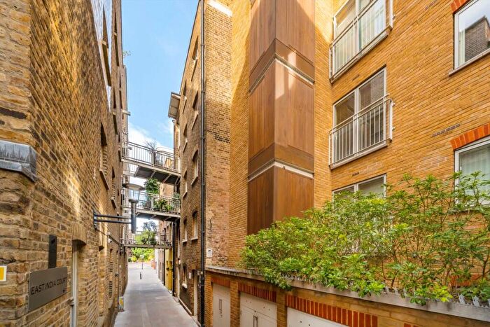 2 Bedroom Flat To Rent In Rotherhithe Street, Bombay Wharf, SE16
