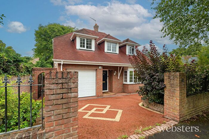 4 Bedroom Detached House For Sale In Westgate Close, Norwich, NR2