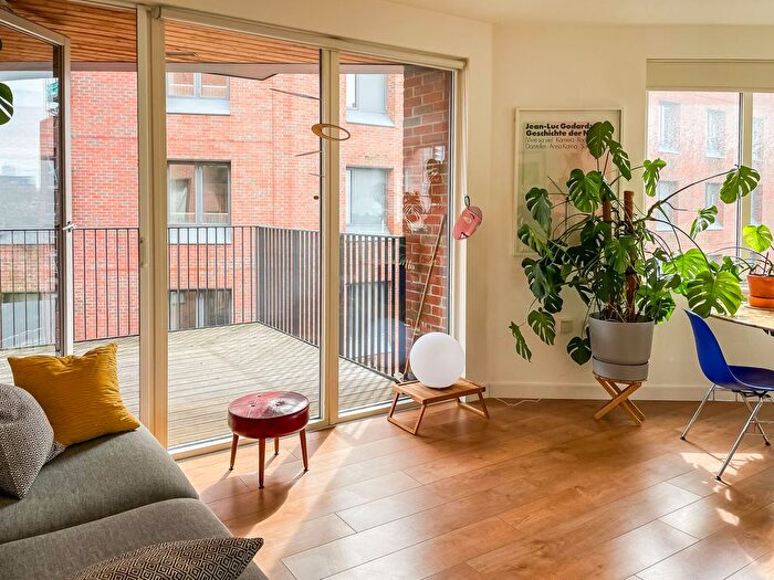 1 Bedroom Flat For Sale In Navigation Road, Tower Hamlets, London, E3
