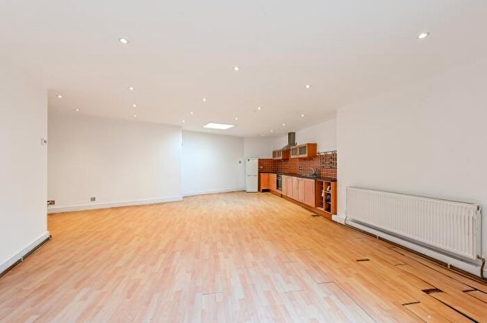 1 Bedroom Flat For Sale In Grafton Crescent, London, NW1