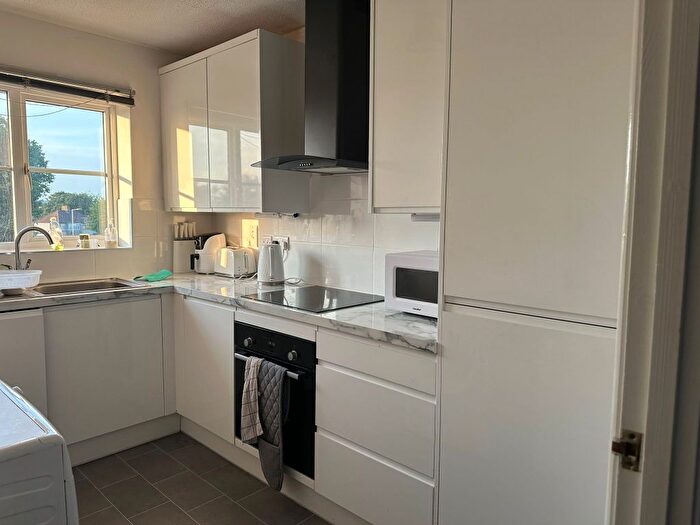 2 Bedroom Flat To Rent In Bancroft Chase, Hornchurch, RM12