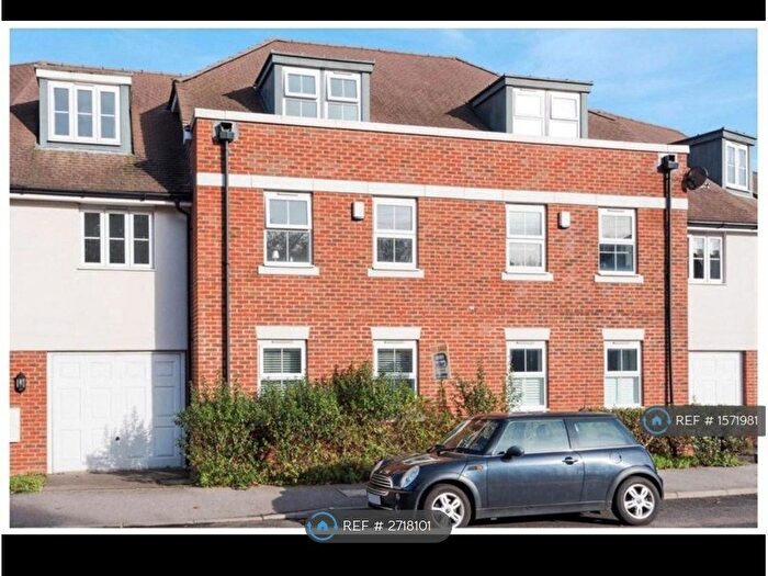 2 Bedroom Maisonette To Rent In Forge Green Court, Halling, Rochester, ME2