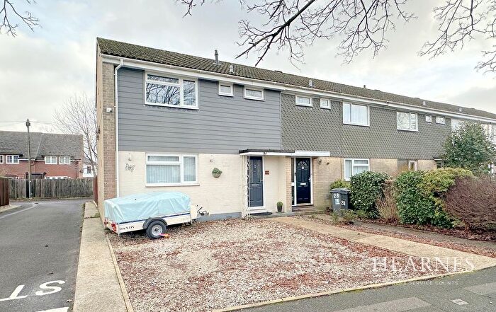 3 Bedroom Terraced House For Sale In Hibberd Way, Bournemouth, BH10