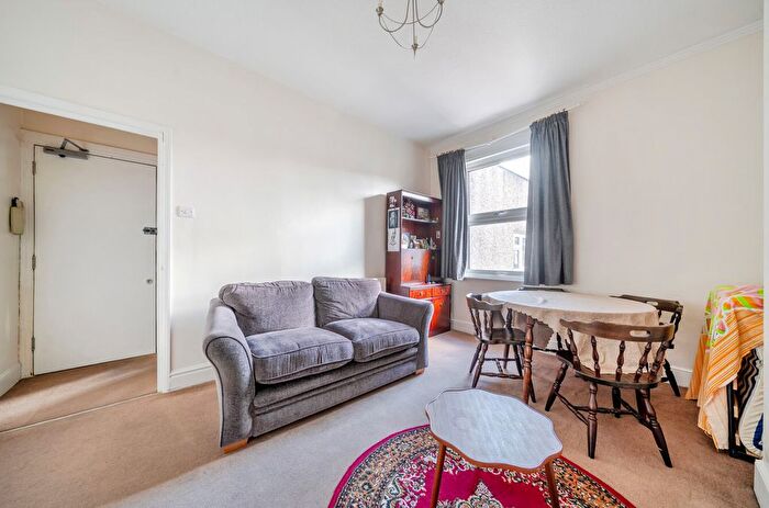 1 Bedroom Flat For Sale In Tweedy Road, Bromley, BR1