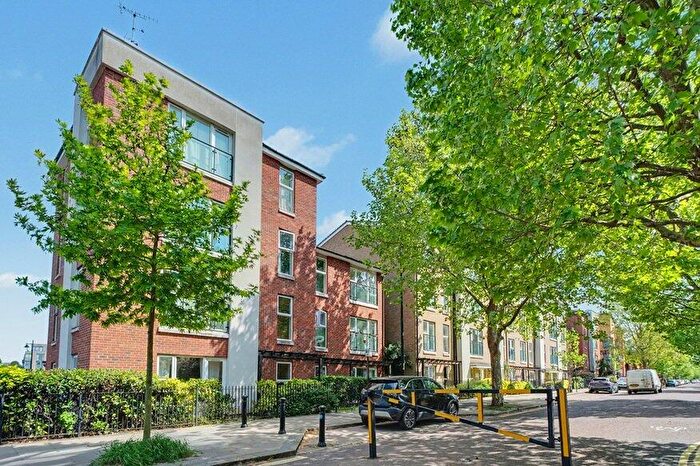 1 Bedroom Property For Sale In Burcher Gale Grove, Peckham, London, SE15