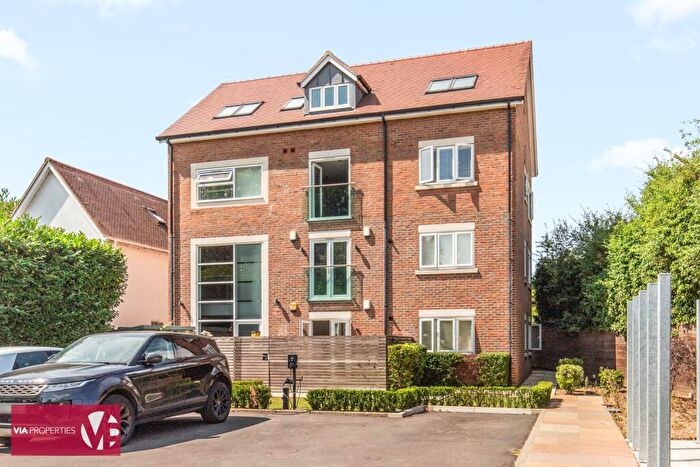 2 Bedroom Flat To Rent In Nazeing New Road, Broxbourne, EN10