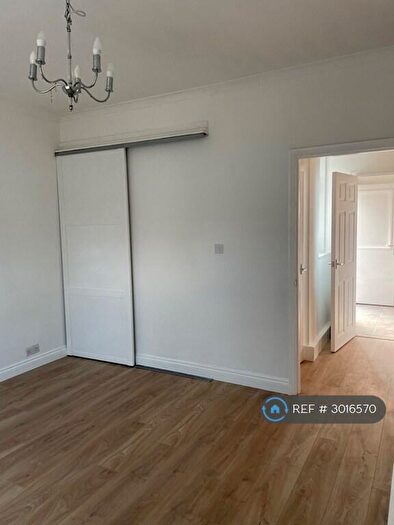 2 Bedroom Flat To Rent In Baron Road, Dagenham, RM8