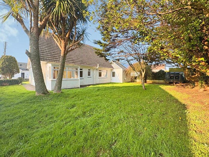 3 Bedroom Detached Bungalow For Sale In Leedstown, Spacious Home With Potential, TR27