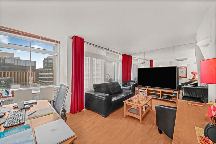 2 Bedroom Flat To Rent In Centre Point House, A St. Giles High Street, WC2H