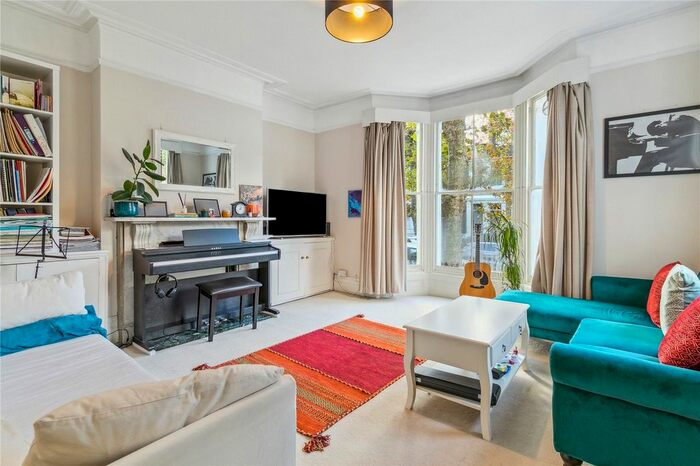 1 Bedroom Flat To Rent In Barclay Road, London, SW6