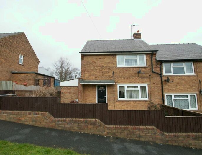 2 Bedroom Detached House To Rent In Chaucer Avenue, Pudsey, West Yorkshire, Uk, LS28