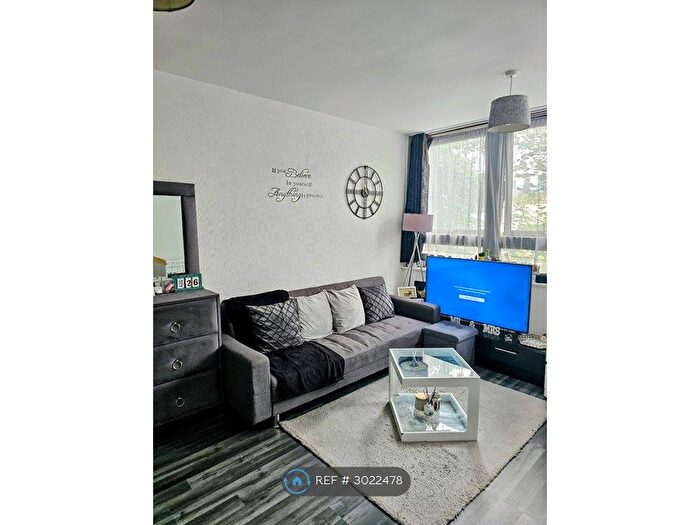Studio To Rent In Mayfield House, London, E2