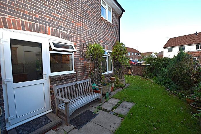1 Bedroom Apartment For Sale In Gaskell Court, Thornton End, Holybourne, Alton, Hampshire, GU34
