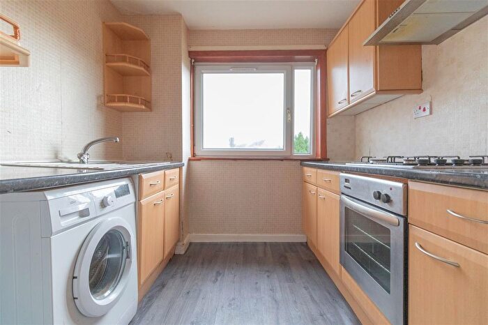 2 Bedroom Flat For Sale In Glenmore, Whitburn, Bathgate, EH47