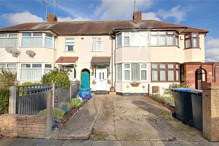 3 Bedroom Terraced House For Sale In Chestnut Road, Enfield, EN3