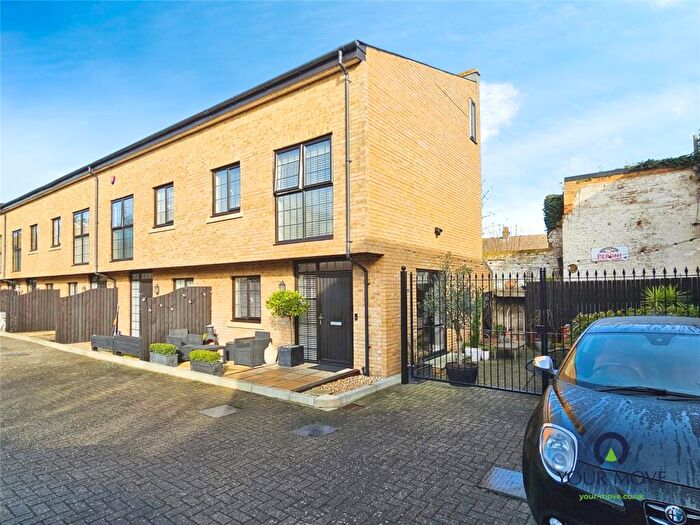 2 Bedroom End Of Terrace House For Sale In Albion Mews, Broadstairs, Kent, CT10