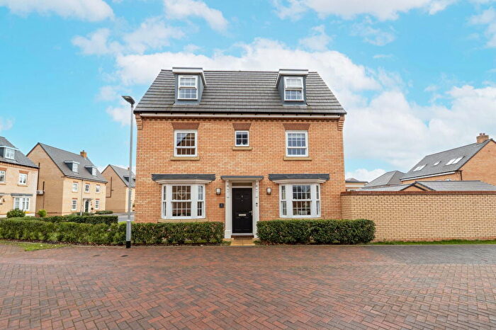 4 Bedroom Semi Detached House For Sale In Blackbird Close, Wixams - Chain Free, MK42