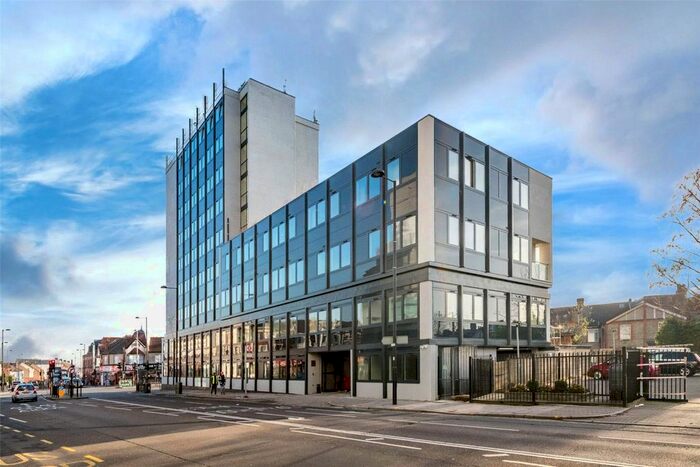 Studio To Rent In Finchley High Road, North Finchley, London, N12