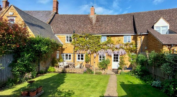 3 Bedroom Terraced House For Sale In Milton, Banbury, Oxfordshire, OX15