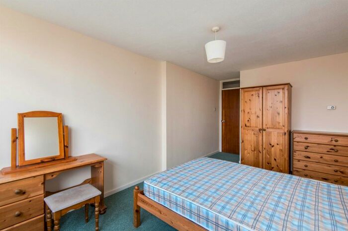 1 Bedroom Flat To Rent In Bassett Avenue, Southampton, SO16