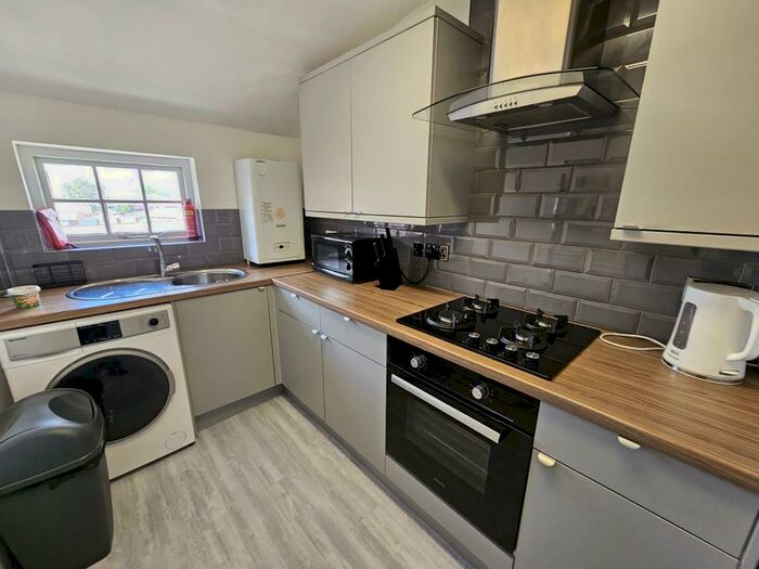 1 Bedroom Apartment To Rent In Caversham Road, Reading, RG1