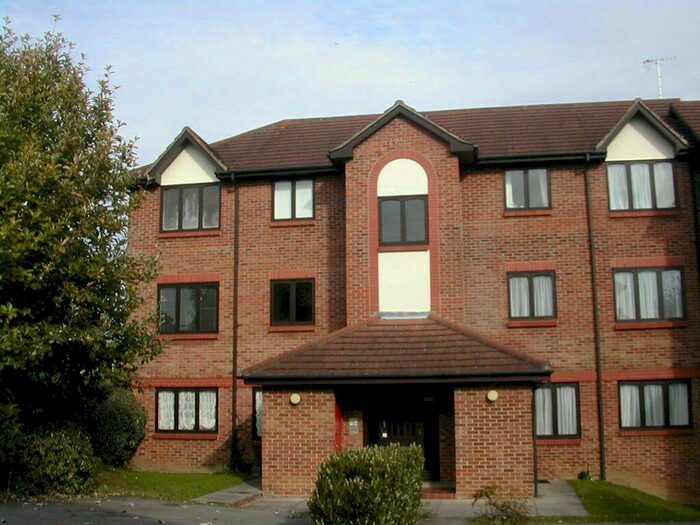 1 Bedroom Flat To Rent In Littlebrook Avenue, Burnham, SL2
