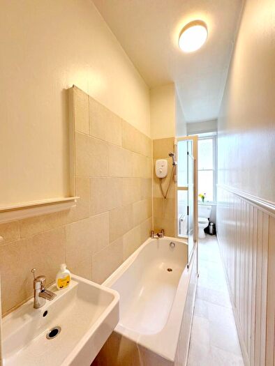 1 Bedroom Flat For Sale In Chancellor Street, Partick, G11