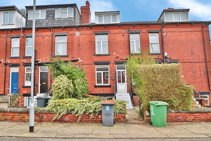 3 Bedroom Terraced House For Sale In Beechwood Row, Leeds, LS4