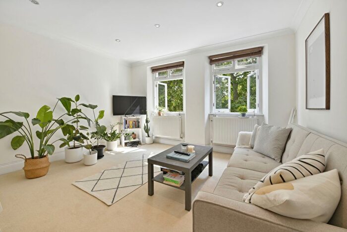 3 Bedroom Flat For Sale In Cornwall Gardens, South Kensington, SW7
