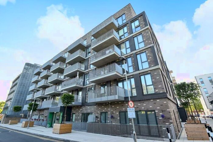 2 Bedroom Flat To Rent In Crossways Apartments, SL1