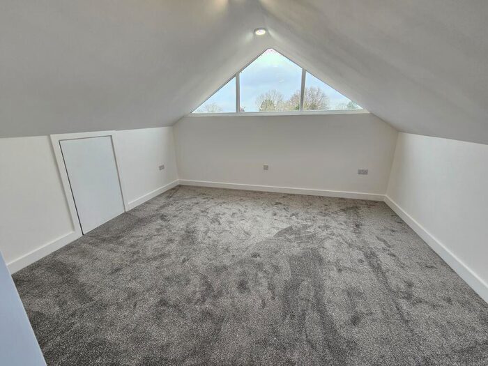 2 Bedroom Flat To Rent In Stockett Lane, Coxheath, ME17