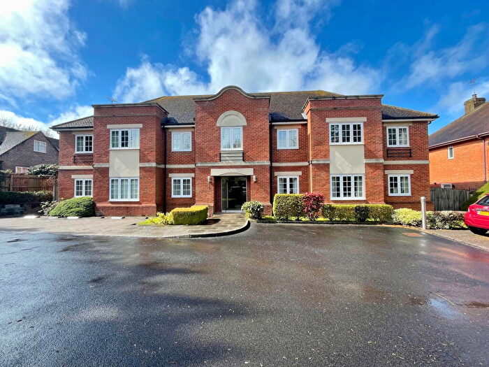 2 Bedroom Apartment To Rent In Andover Road, Newbury, RG14