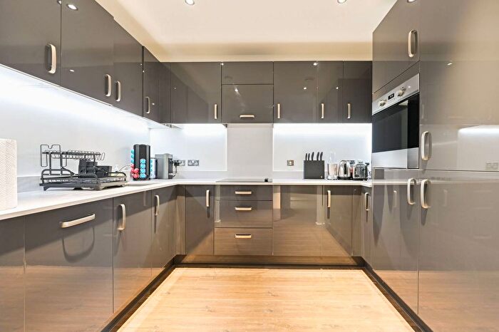 1 Bedroom Flat For Sale In Effra Gardens, Canning Town, London, E16