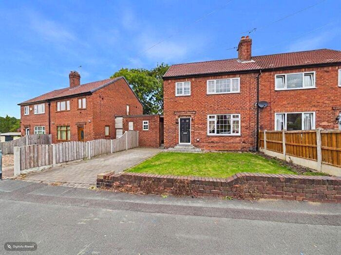 3 Bedroom Semi-Detached House For Sale In Grove Road, Pontefract, WF8