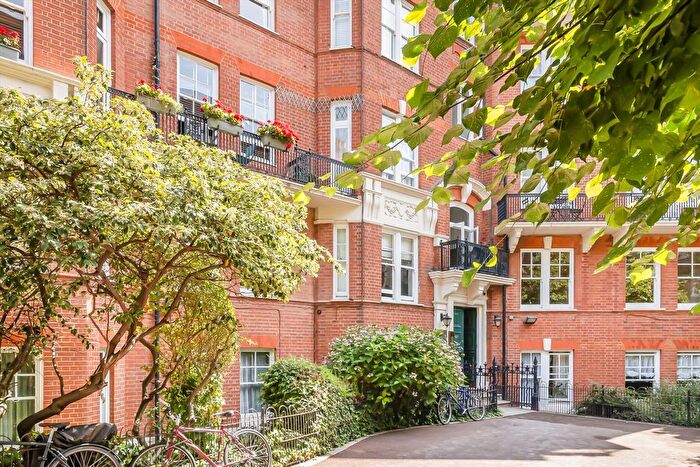 2 Bedroom Flat To Rent In Beaumont Avenue, West Kensington, W14