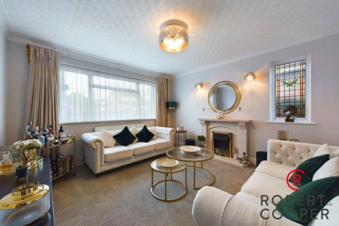 6 Bedroom Detached House To Rent In East Towers, Pinner, HA5
