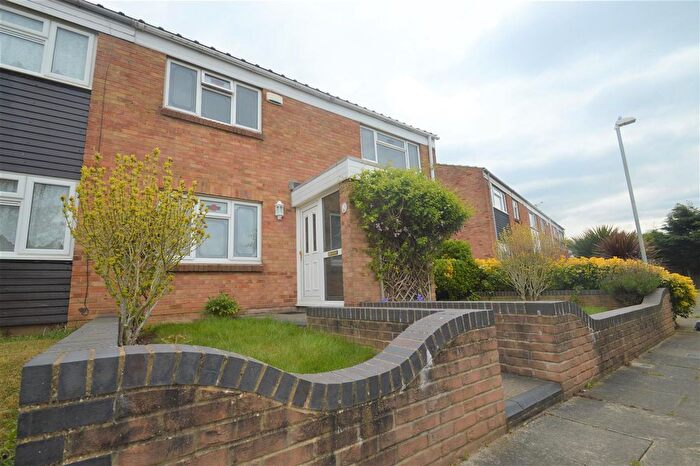 4 Bedroom End Terrace House For Sale In Dowding Walk, Northfleet, Gravesend, DA11